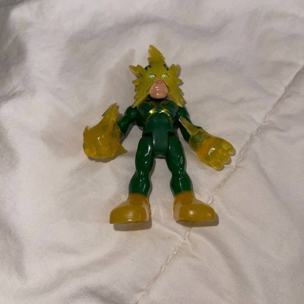 Electro Action Figure 2013 Hasbro Mini Super Hero Adventures Marvel 2.5 Inch